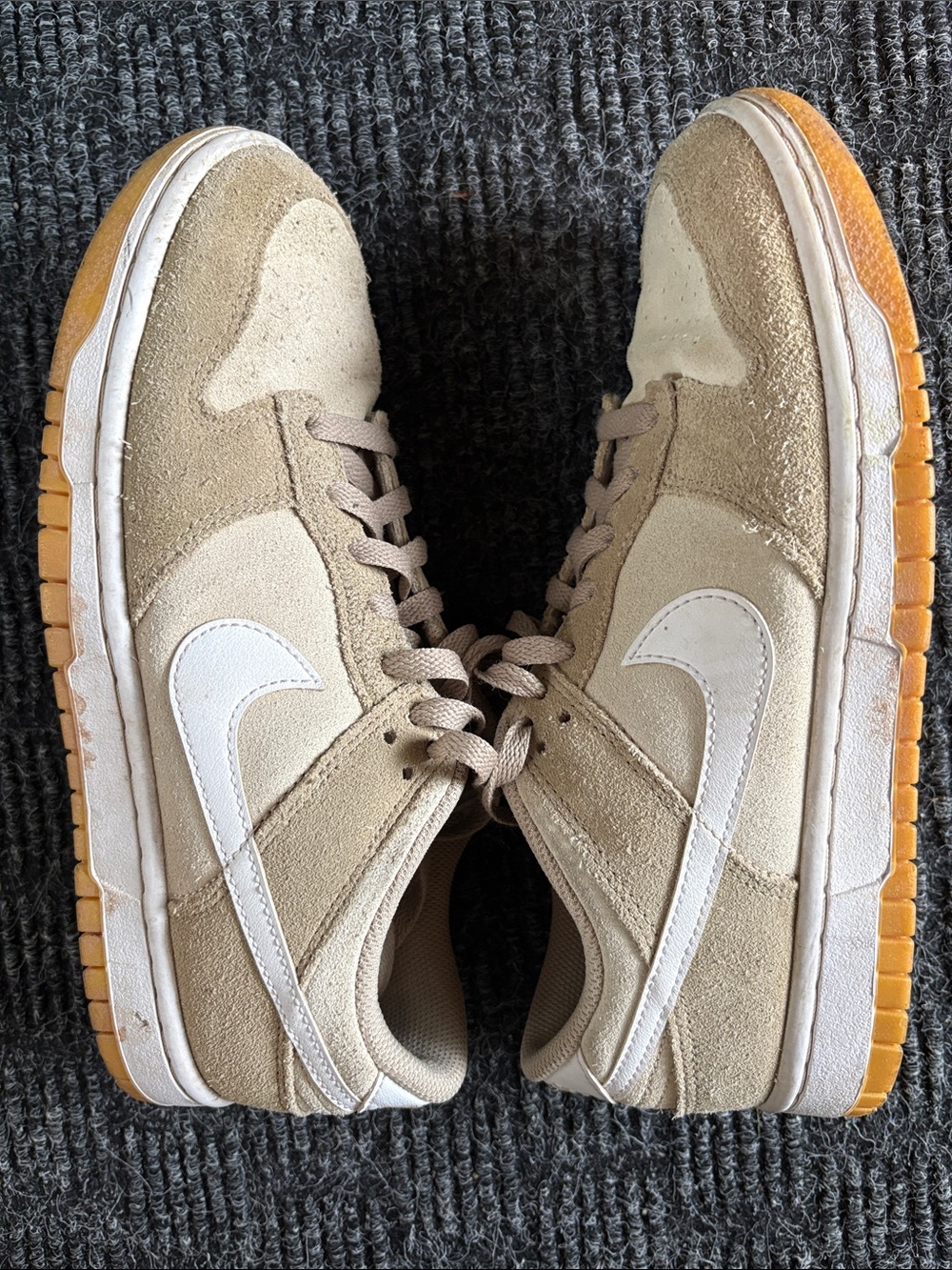 Nike Men’s Suede Low-Top Sneakers in Beige and White with Gum Sole